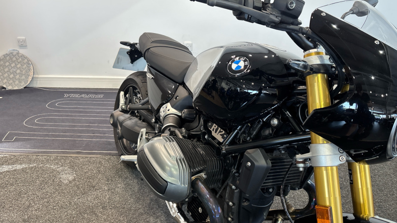 24MY BMW R12 Ninet